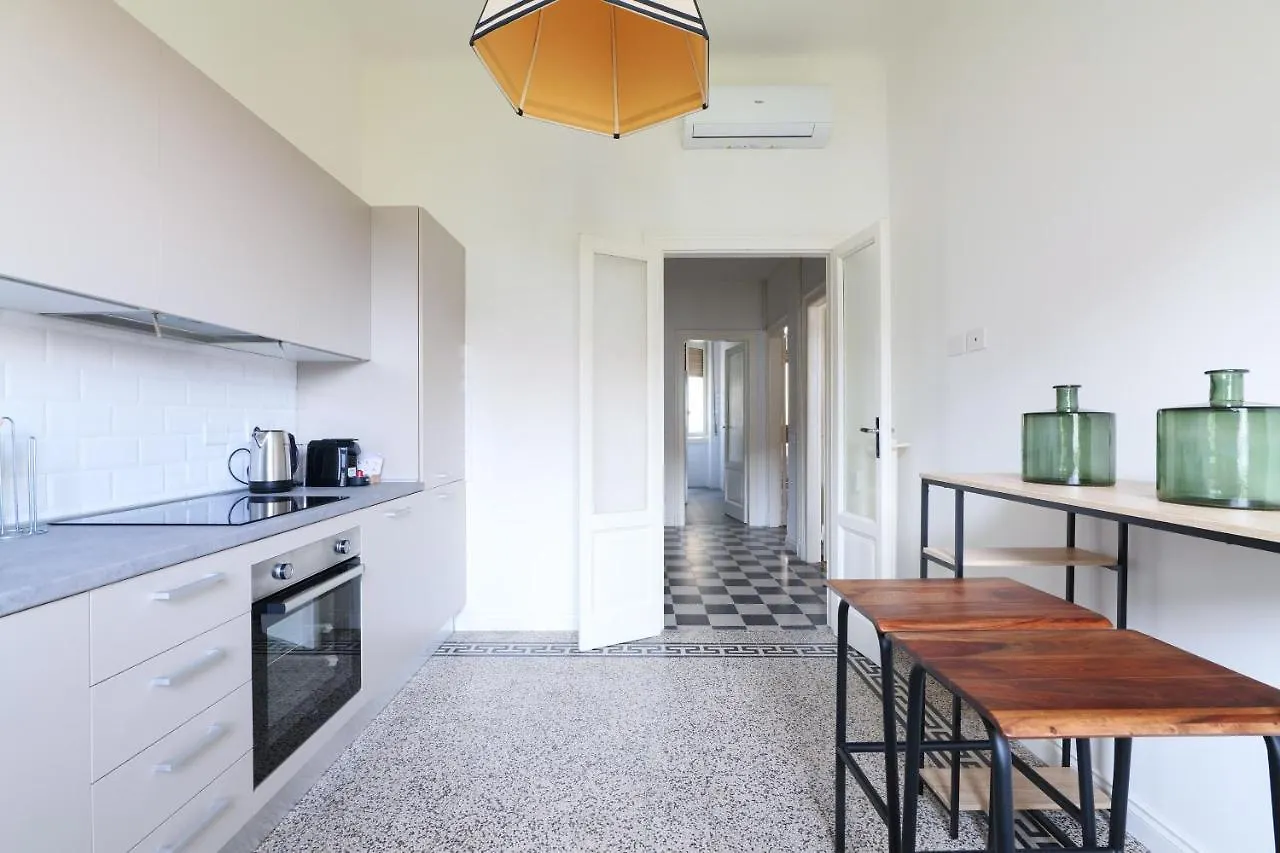 Adelaide Elegant Apartments Milan Italy