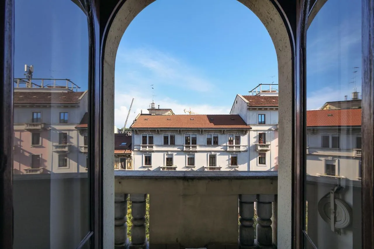 Adelaide Elegant Apartments Milan