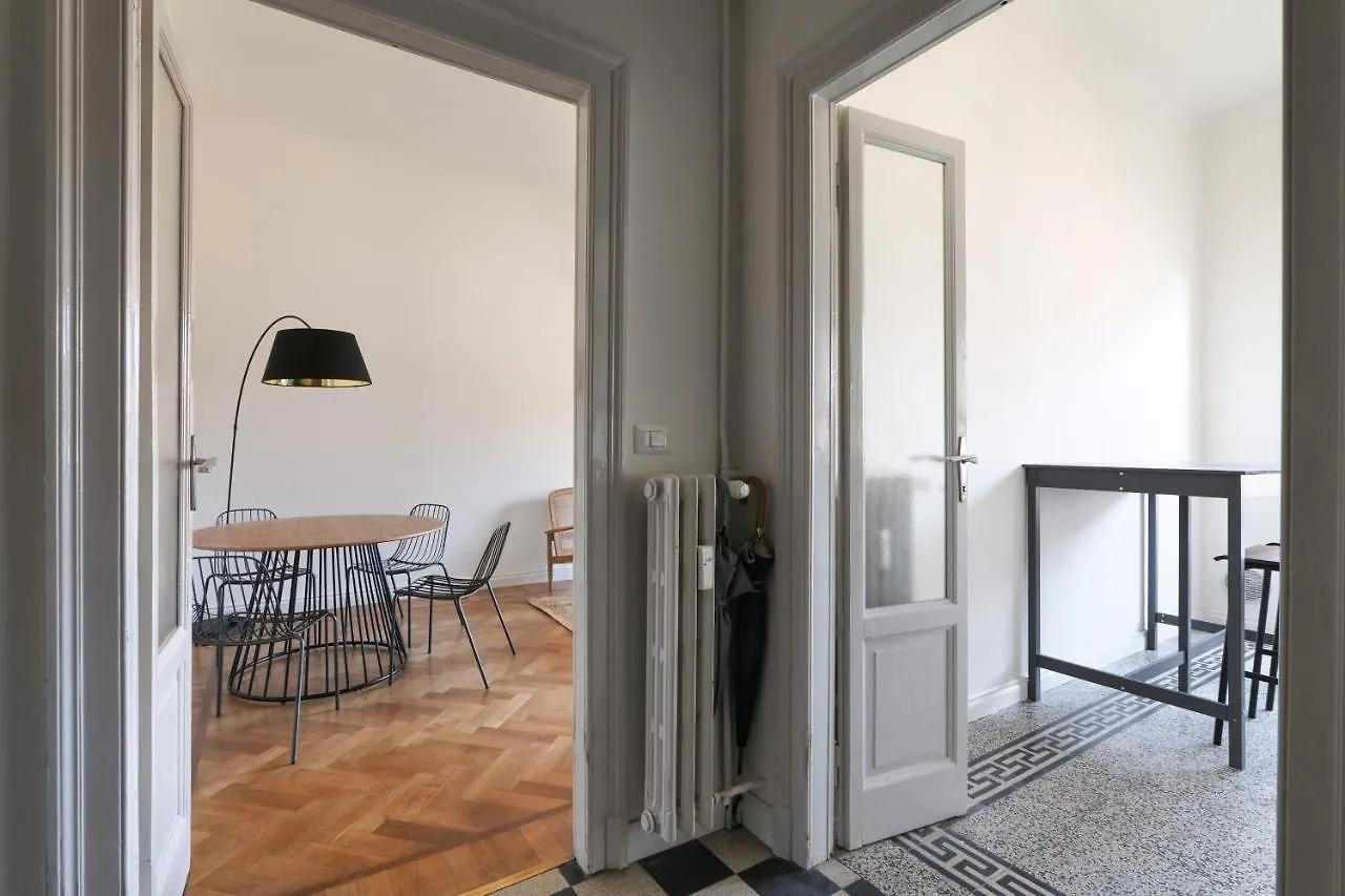 Adelaide Elegant Apartments Milan Italy