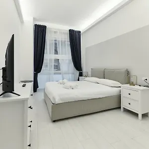 Apartment Duomo View - 2 Min From Duomo Amazing Location, Milan